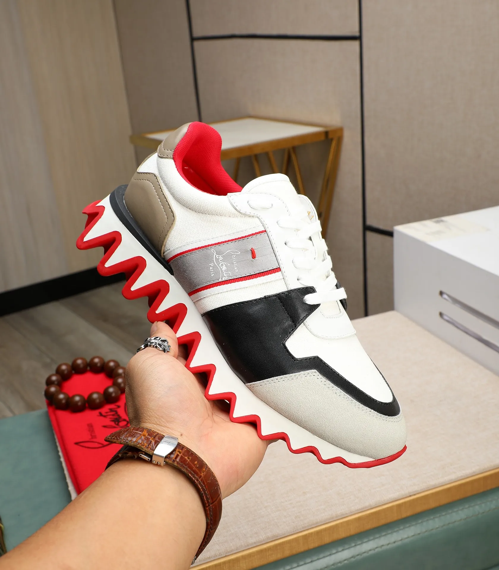 Men's shoes 💰680 (high-end goods) Christian Louboutin (CL red sole shoes) counter series, casual sneakers for couples 📢 📢 📢 Exclusive hot style release 🎈🎈💪 Movable latex feet 👻 Finished outsole line [Proud] 😝Male 38#-46, global supply 😝 [Top version]: Original imported genuine leather upper, top original leather lining, original molded TPU outsole, original 1:1 detail processing, original shoe last,